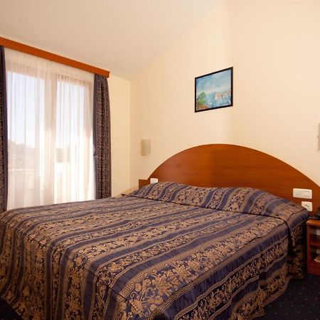 Hotel Meduza Біоград-на-Мору Екстер'єр фото