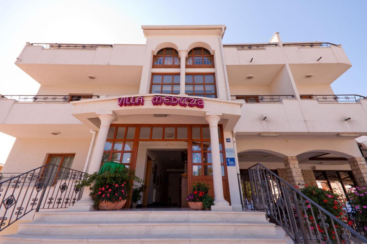 Hotel Meduza Біоград-на-Мору Екстер'єр фото